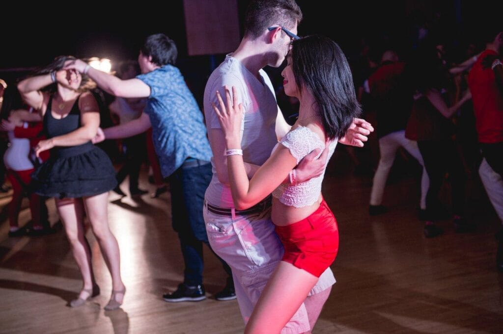 Bachata dance lessons in Sarasota – Dance Treat