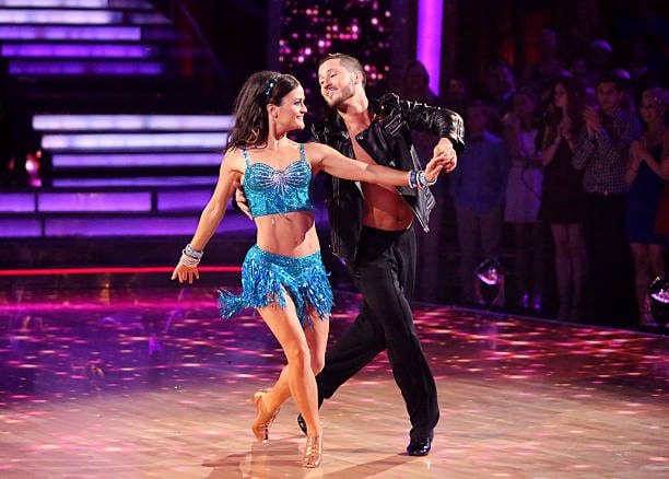 Samba dance lessons in Sarasota – Dance Treat