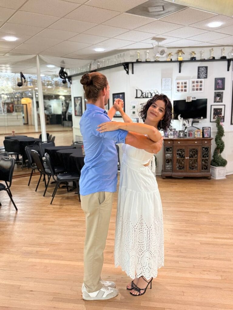 Dance Frame. Wedding choreography